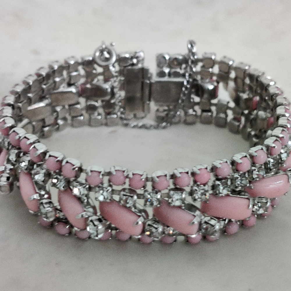 Stunning Pastel Pink Milk Glass Bracelet